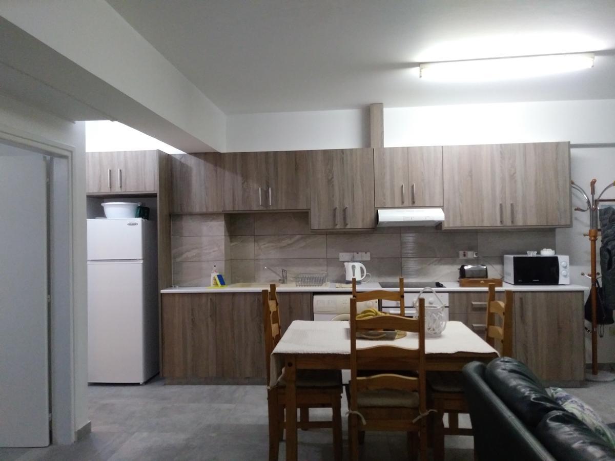 Adonis Apartment بافوس المظهر الخارجي الصورة