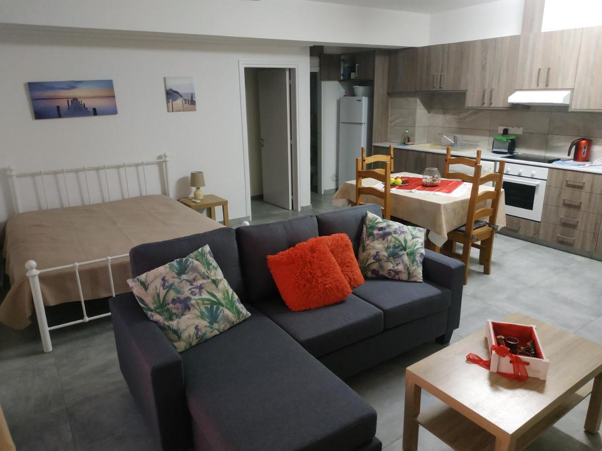 Adonis Apartment بافوس المظهر الخارجي الصورة